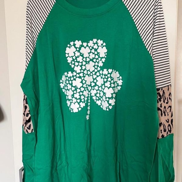 Blouse - Picture 2 of 2